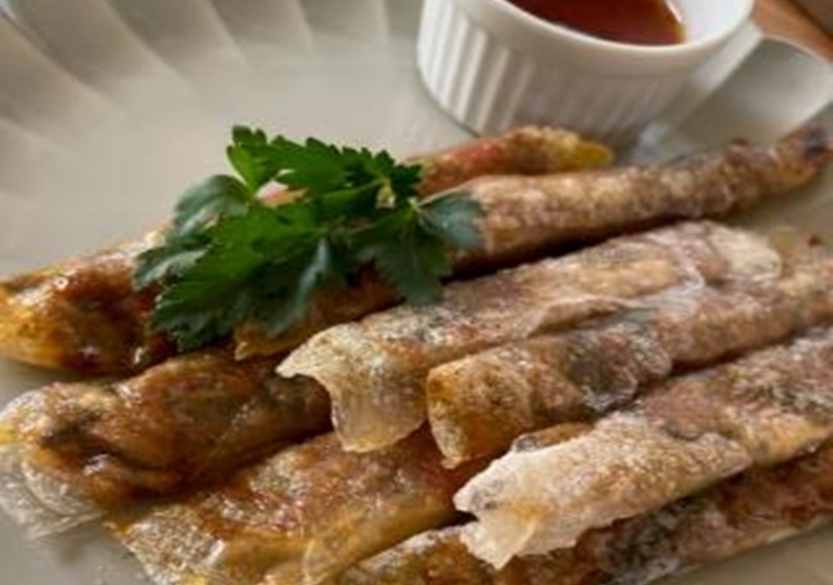 ベトナム料理とタイ料理のハーモニー 巻き巻きガパオ餃子